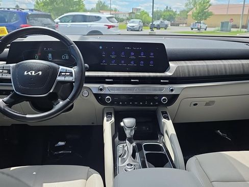Certified 2023 Kia Telluride EX w/ EX Captain's Chair Package AWD/4WD image 17