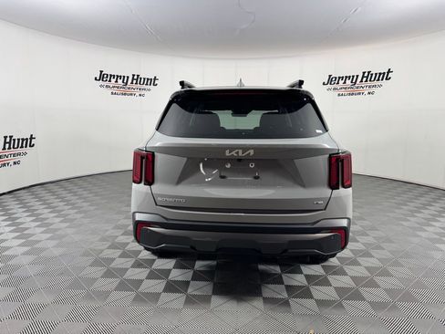 Used 2024 Kia Sorento SX image 10