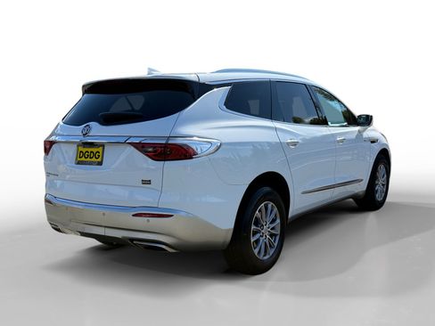 Used 2024 Buick Enclave Premium image 5