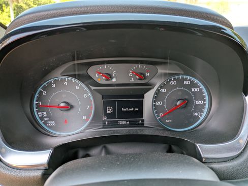 Used 2022 Chevrolet Traverse LT FWD image 27