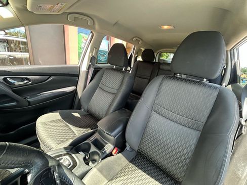 Used 2020 Nissan Rogue SV AWD/4WD image 9