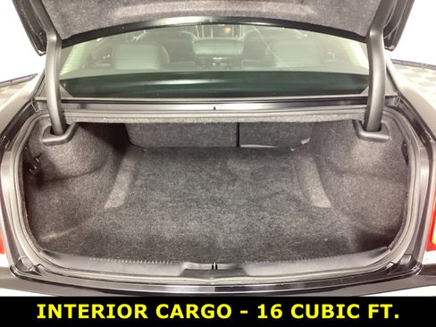 Used 2015 Chrysler 300 Limited image 10