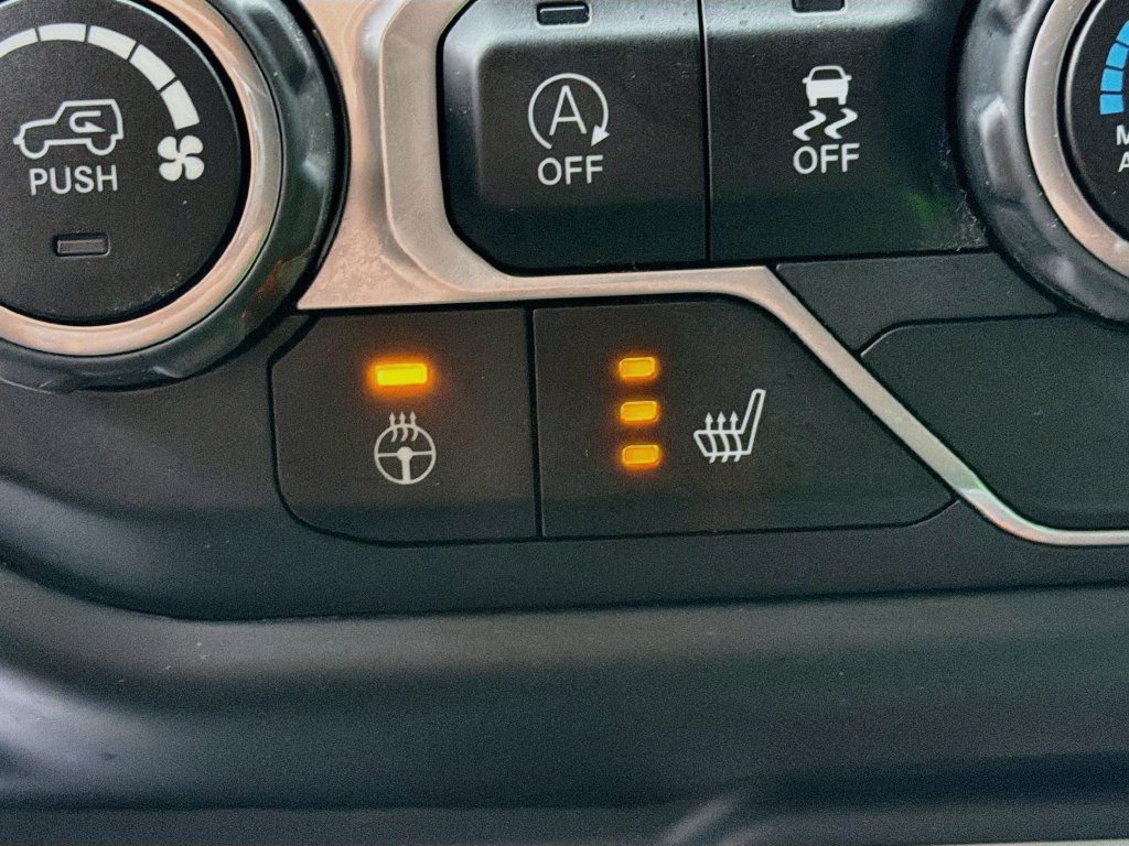 Used 2018 Jeep Wrangler Unlimited Sport S AWD/4WD image 21