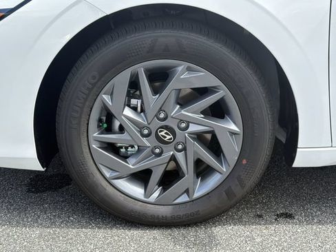 New 2026 Hyundai Elantra Hybrid FWD image 12