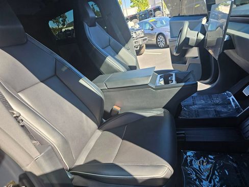 Used 2024 Tesla Cybertruck AWD Crew Cab image 16