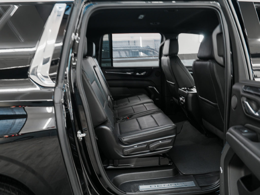 Used 2022 GMC Yukon XL Denali AWD/4WD image 32
