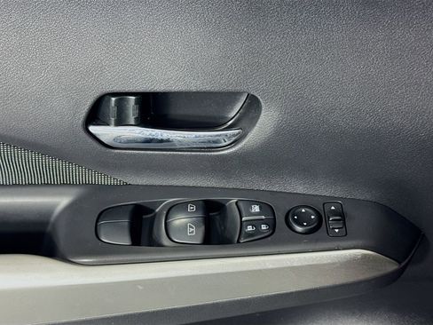 Used 2020 Nissan Kicks SV image 23