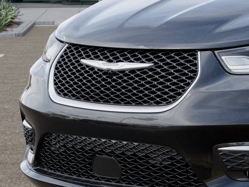 New 2026 Chrysler Pacifica Pinnacle image 11