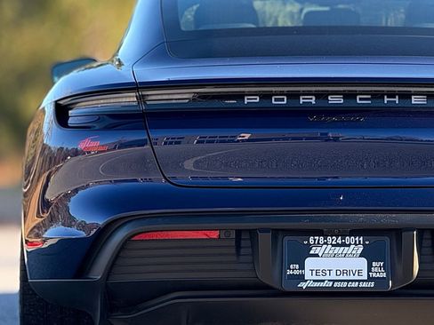 Used 2022 Porsche Taycan image 15