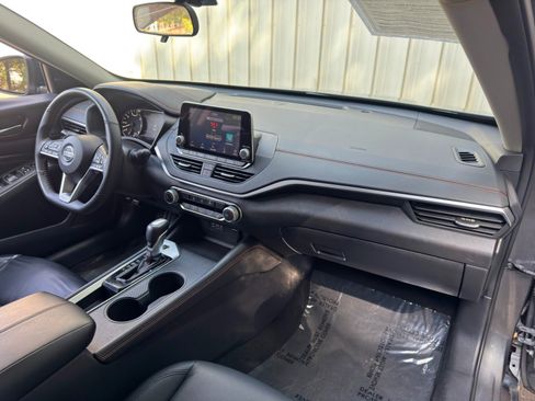 Used 2022 Nissan Altima 2.5 SR FWD image 13