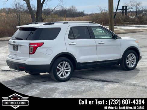 Used 2015 Ford Explorer XLT image 9