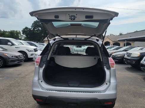 Used 2015 Nissan Rogue SV FWD image 9