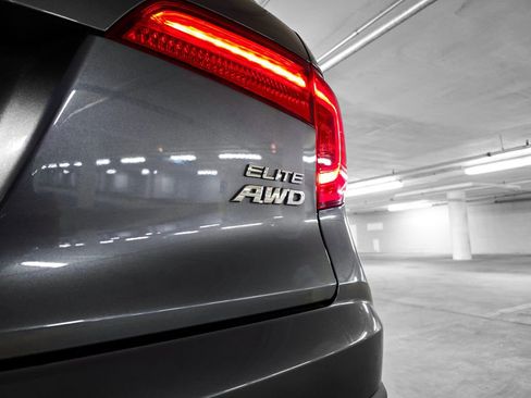 Used 2017 Honda Pilot Elite image 11