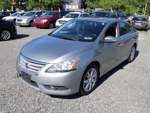 Used 2013 Nissan Sentra SL w/ Leather Pkg FWD image 2