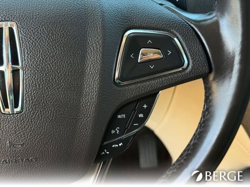 Used 2018 Lincoln MKC Select w/ Select Plus Package image 17