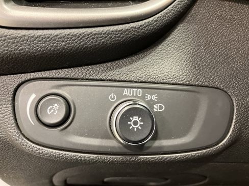 Used 2018 Chevrolet Trax LT w/ Driver Confidence Package image 13