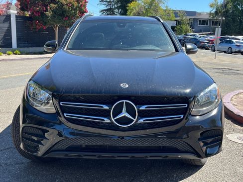 Used 2019 Mercedes-Benz GLC 300 image 4