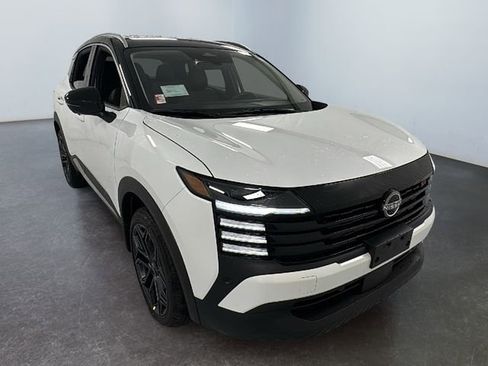 New 2026 Nissan Kicks SR w/ Cold Weather Package image 1