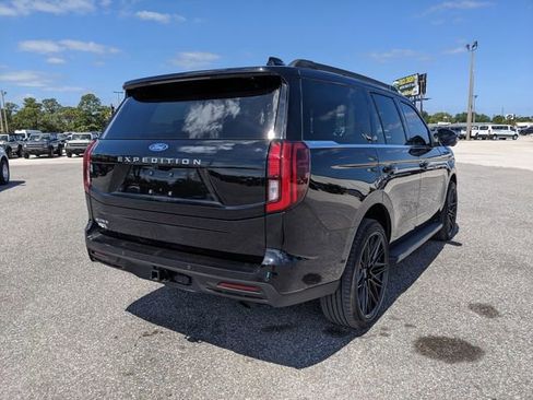 New 2025 Ford Expedition Active RWD image 5