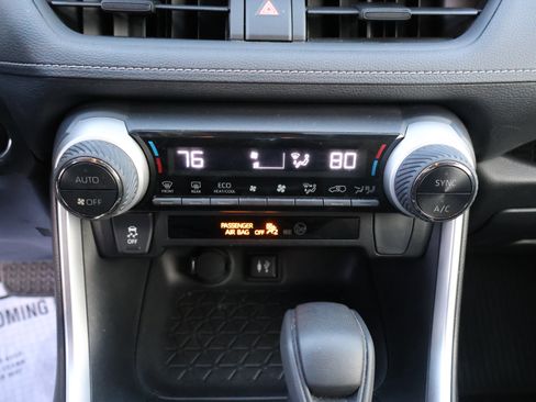 Used 2019 Toyota RAV4 XLE w/ Carpet Mat Package image 25