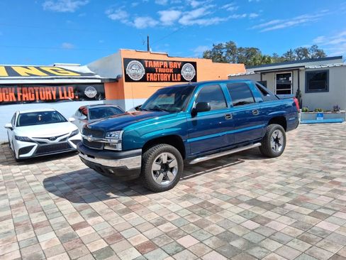 Used 2004 Chevrolet Avalanche Z66 w/ Preferred Equipment Group image 1