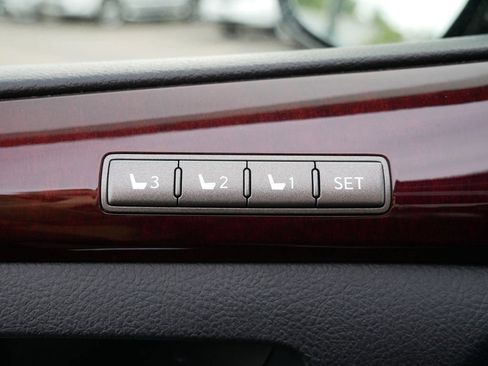 Used 2014 Lexus LX 570 4WD image 17