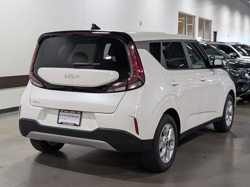 Used 2025 Kia Soul LX w/ LX Technology Package image 3
