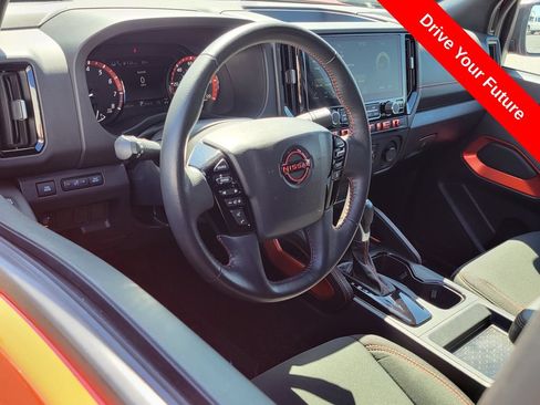Used 2025 Nissan Frontier PRO-4X w/ Tow Package AWD/4WD image 5