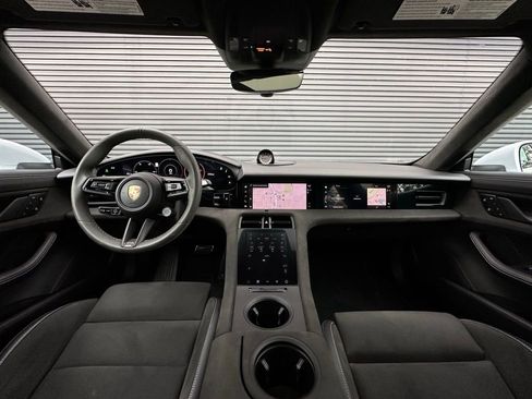 Used 2024 Porsche Taycan GTS image 36