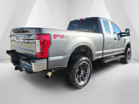 Used 2019 Ford F250 XL w/ STX Appearance Package AWD/4WD image 5