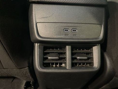 Used 2025 Chevrolet Equinox LT image 29