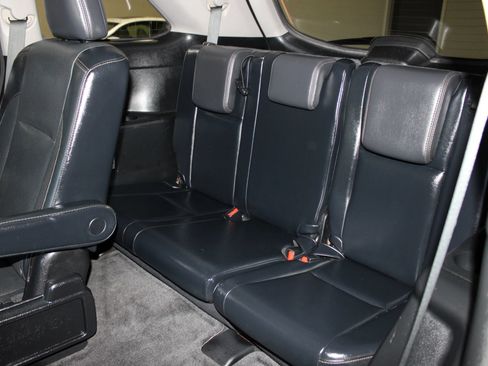 Used 2015 Toyota Highlander Limited Platinum FWD image 29