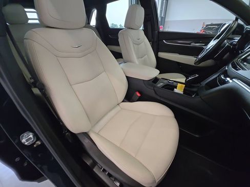 Used 2025 Cadillac XT5 Sportv w/ Technology Package AWD/4WD image 29