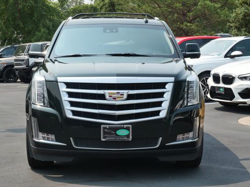 Used 2016 Cadillac Escalade Luxury AWD/4WD image 8