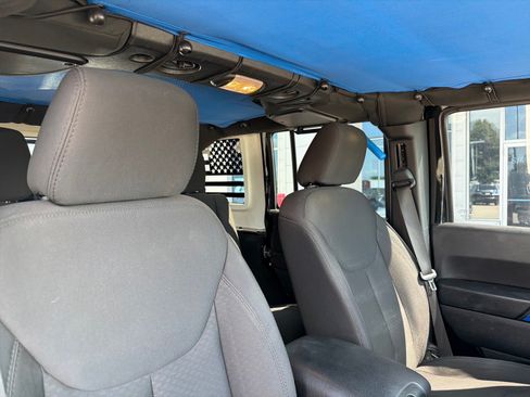 Used 2015 Jeep Wrangler Unlimited Sport w/ Quick Order Package 23S AWD/4WD image 26