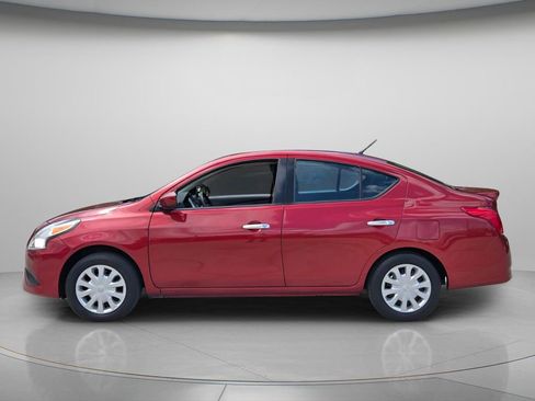 Used 2019 Nissan Versa SV FWD image 3