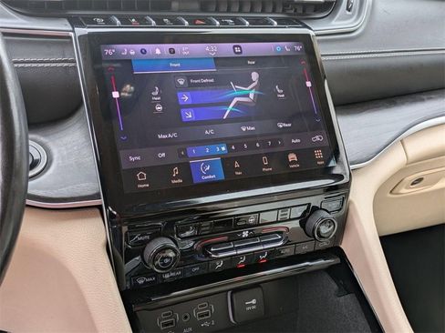 Used 2022 Jeep Grand Cherokee L Limited image 21