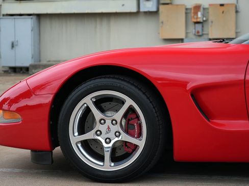 Used 2004 Chevrolet Corvette Convertible w/ Preferred Equipment Group RWD image 23