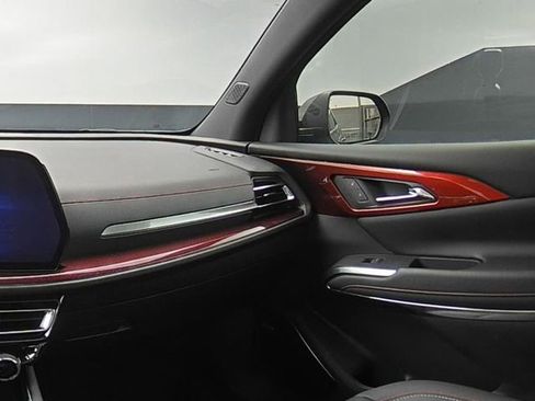 Used 2024 Chevrolet Traverse RS image 11