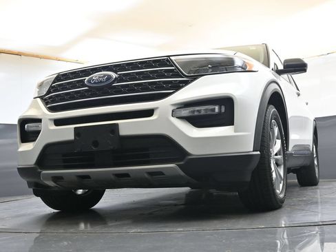 Used 2021 Ford Explorer XLT w/ Equipment Group 202A RWD image 30