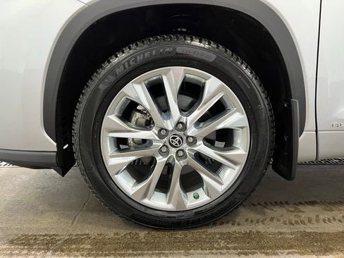 Used 2022 Toyota Highlander Limited AWD/4WD image 27