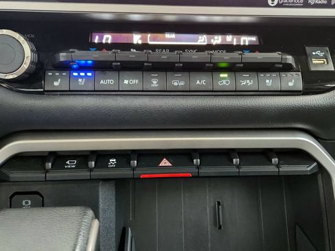 Used 2023 Toyota Sequoia Limited AWD/4WD image 30