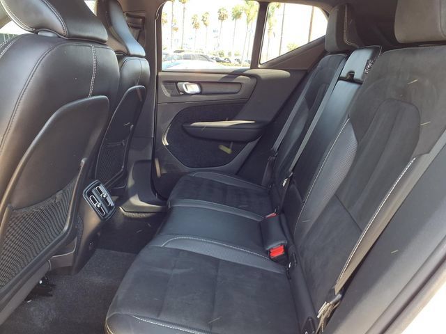 Used 2019 Volvo XC40 T5 R-Design AWD/4WD image 21