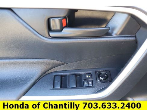 Used 2021 Toyota RAV4 SE w/ Weather & Moonroof Package AWD/4WD image 19