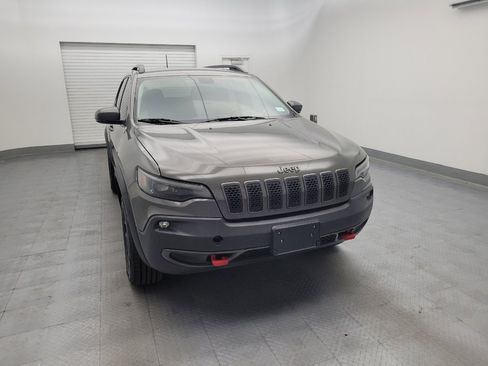 Used 2019 Jeep Cherokee Trailhawk w/ Comfort/Convenience Group AWD/4WD image 14