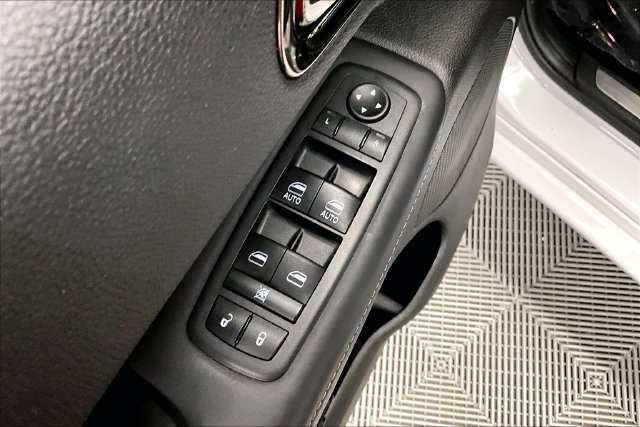 Used 2019 Dodge Durango R/T w/ Blacktop Package AWD/4WD image 38