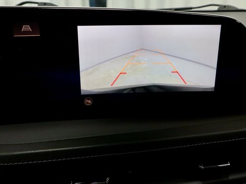 Used 2024 Cadillac XT4 Luxury image 2