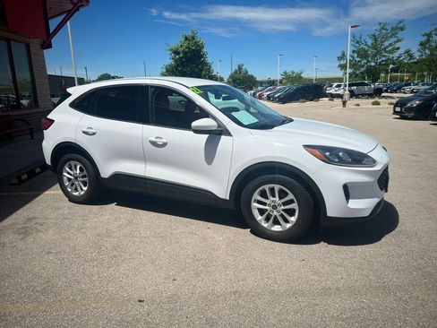 Used 2021 Ford Escape SE w/ Cold Weather Package FWD image 3