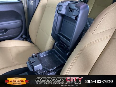 New 2026 Jeep Gladiator Sport image 25