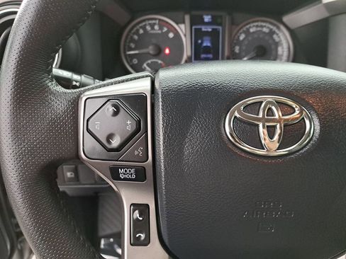 Certified 2020 Toyota Tacoma SR5 image 18